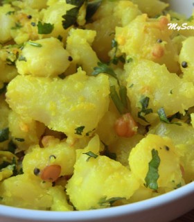 Potato podimas | Aloo curry
