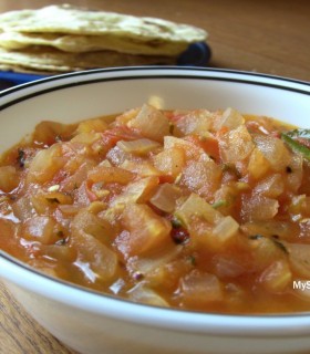 Onion tomato curry